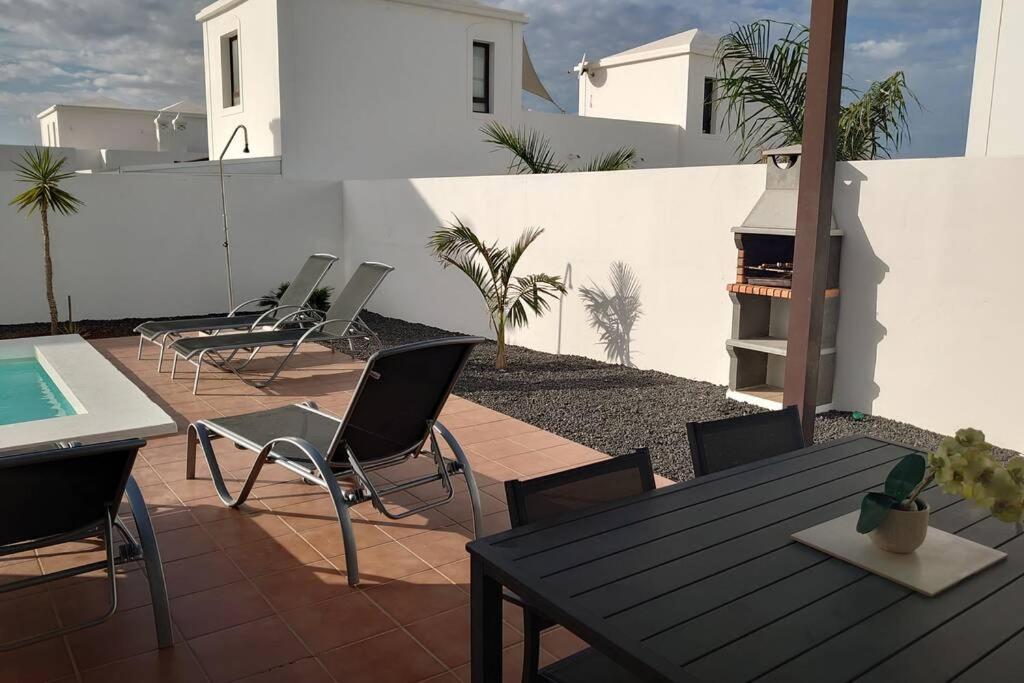 Modern In Playa Blanca With Private Pool Вилла Коста Бланка